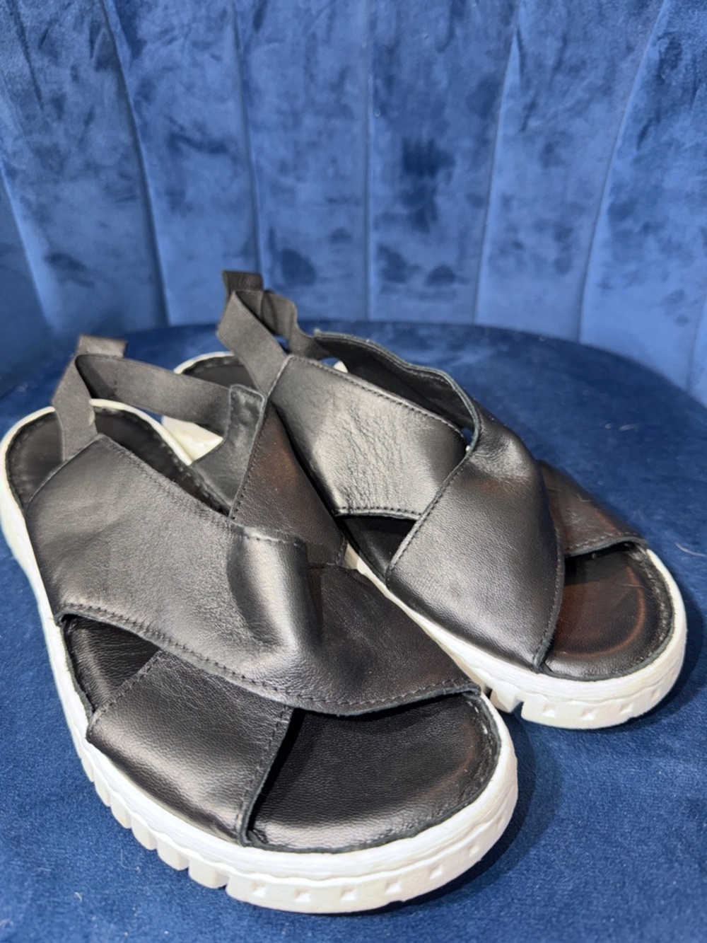 Rizzoli Genuine Black Leather Crossover Sandals with White Comfort Sole EU40 US9
